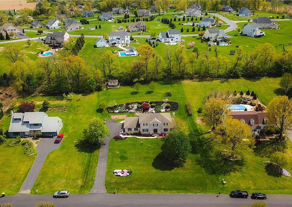 2240 Meadow Brook Dr N, Schnecksville, PA 18078 Zillow