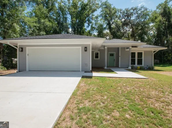 56 Elizabeth St, Folkston, GA 31537