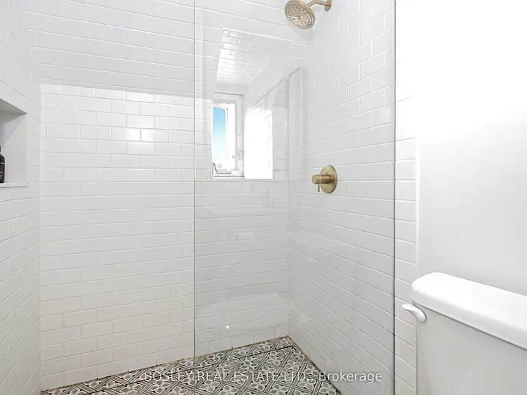 178 High Park Ave #UPPER — Photo 35