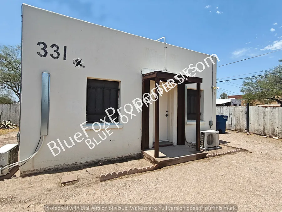 1 bed/1 bath house across from UofA stadium! — Photo 1
