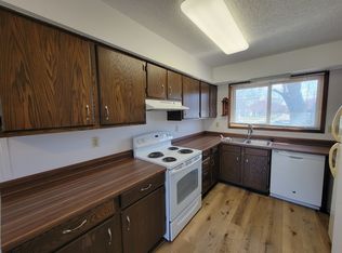 415 Jessica Ln, Cedar Falls, IA 50613