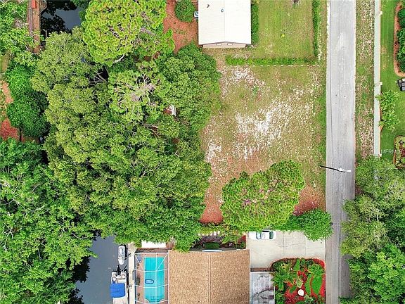 2nd image of 3120 Mildred Dr