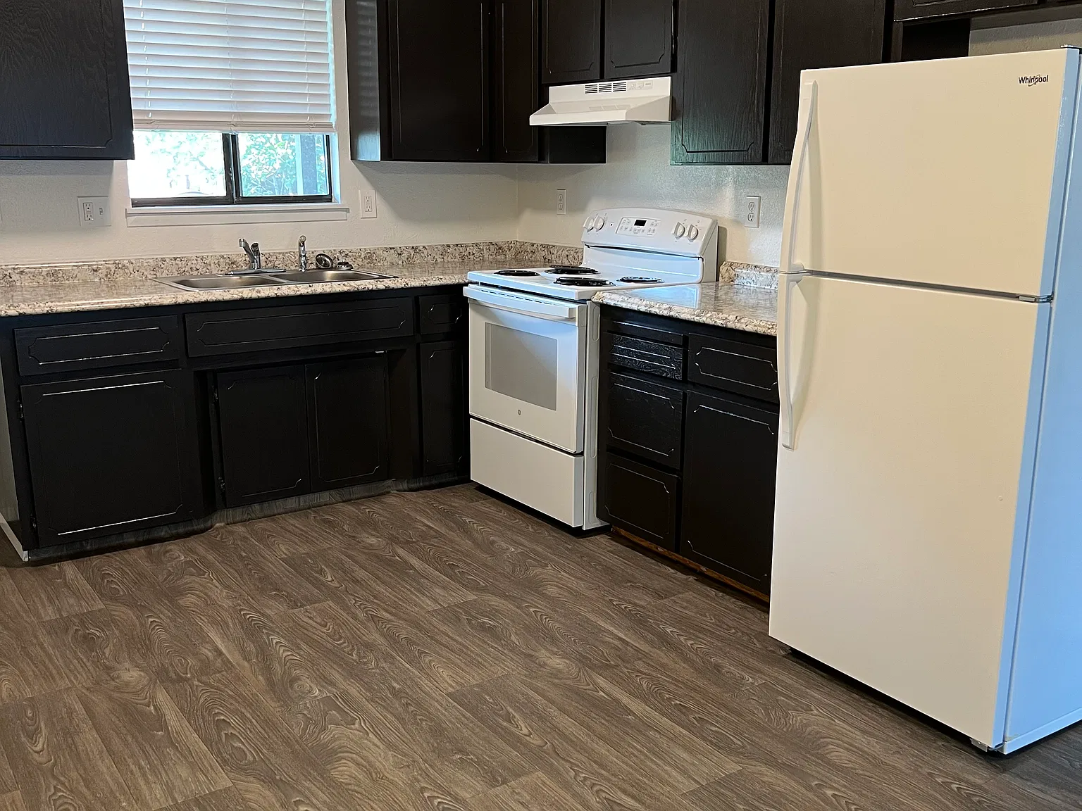2 bed, $1,200 — Photo 1