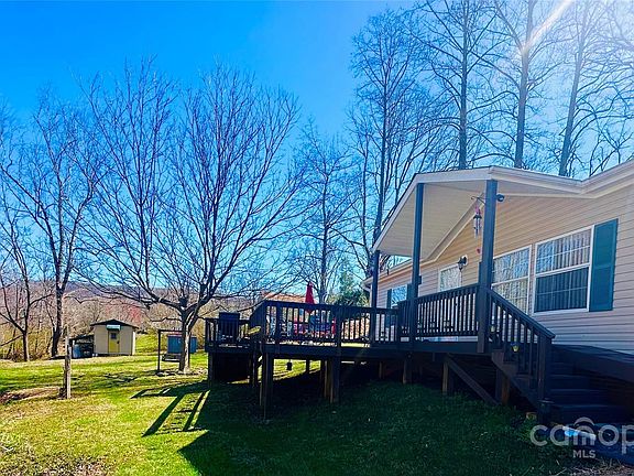 3rd image of 12 Hidden Valley Dr