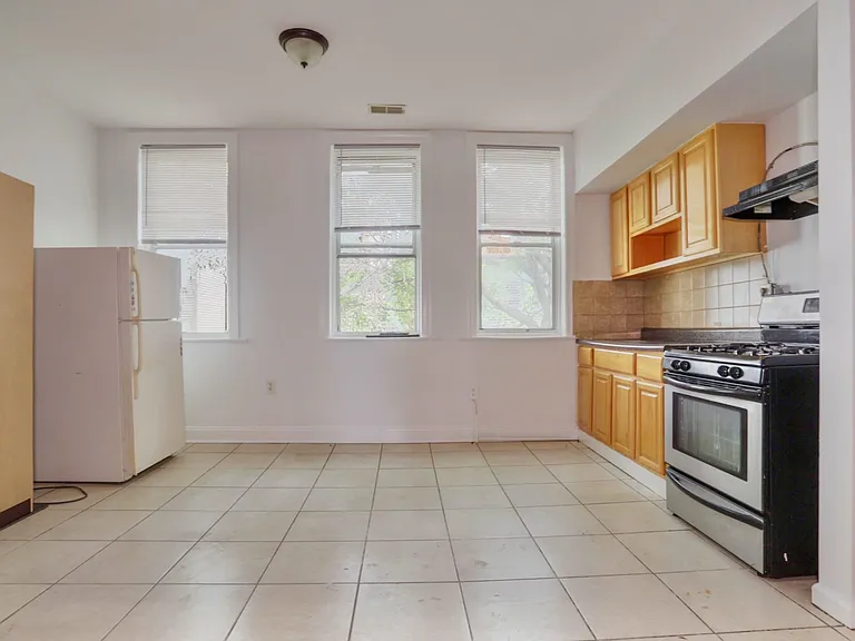272 Grant Ave #2 — Photo 1