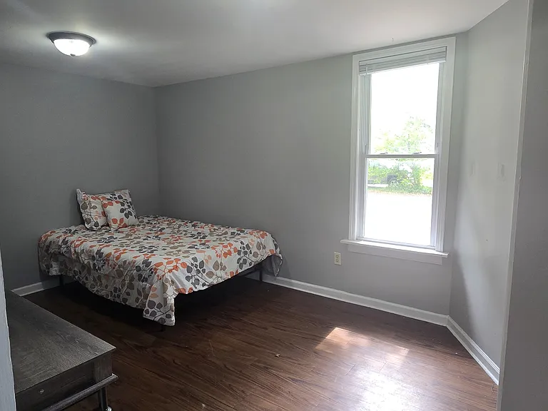 22 Frank St #1 — Photo 7