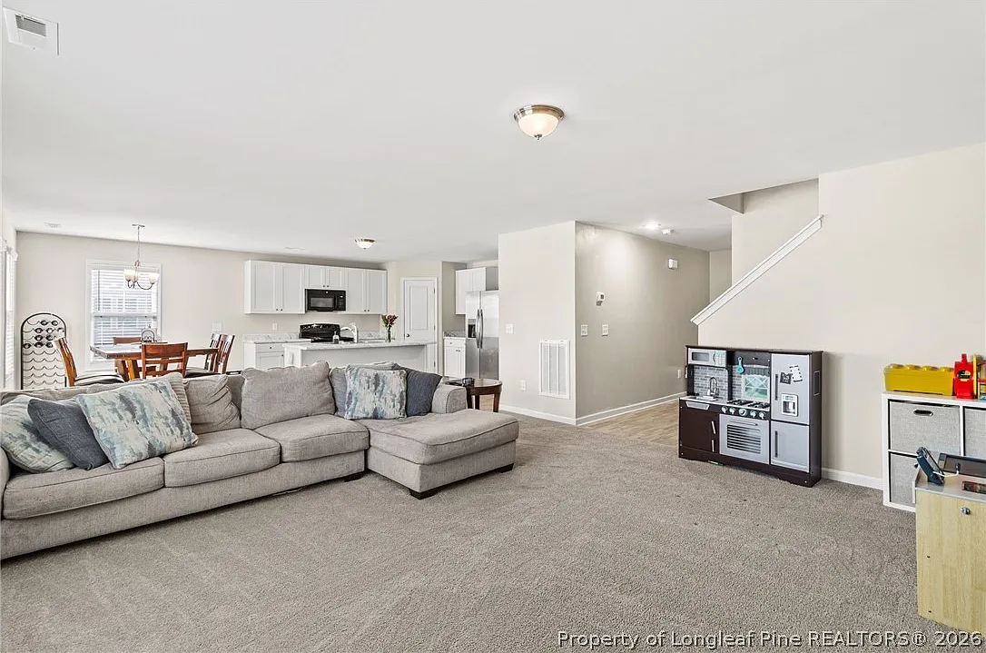 3 bed, 2.5 bath, 1912 sqft, $2,000 — Photo 4