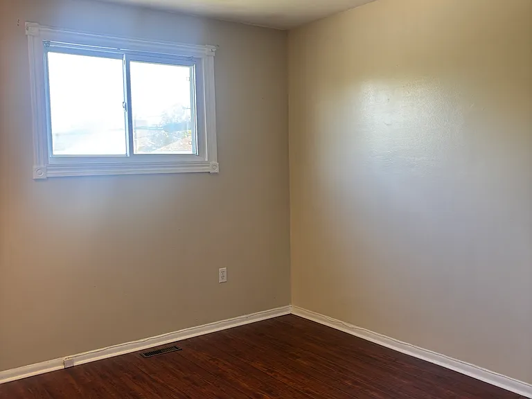 152 Hampton Grn — Photo 9