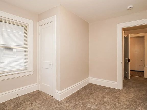 3rd image of 592 Johnston Ct