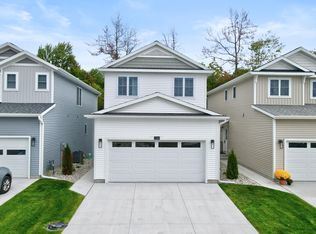 7234 Atwater Dr, Norton Shores, MI 49456