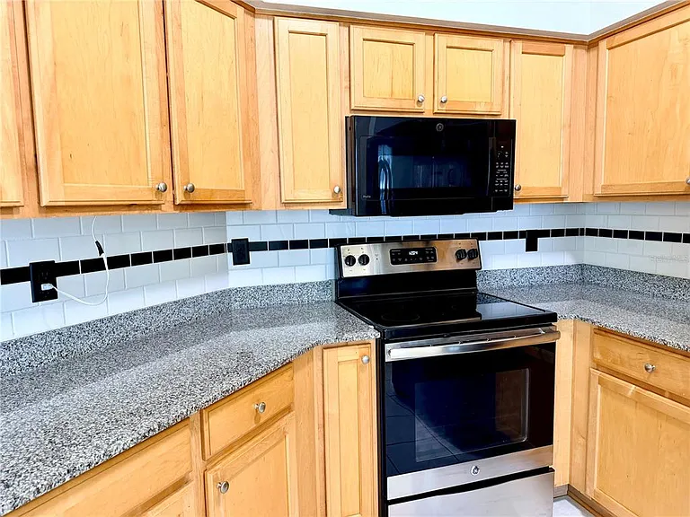 7838 Carriage Pointe Dr — Photo 3