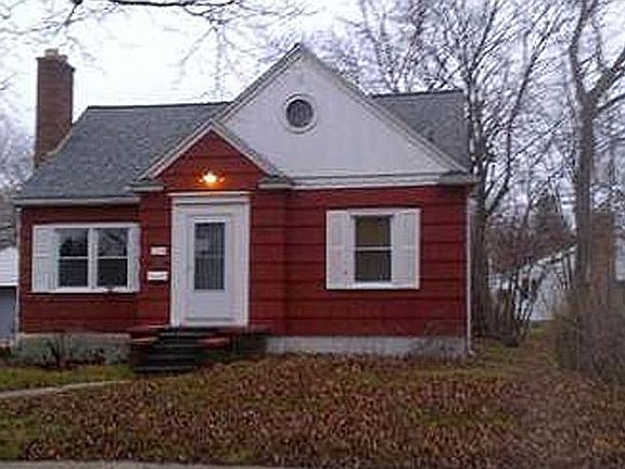 2nd image of 2219 Mountain Ave