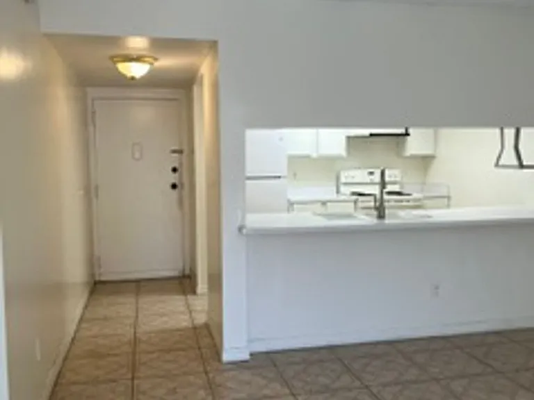 5820 N Church Ave #310 — Photo 3