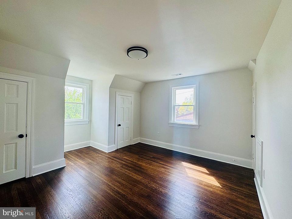 1st image of 413 W 14th St