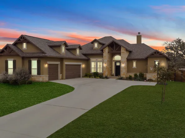 527 James Way, Castroville, TX 78009
