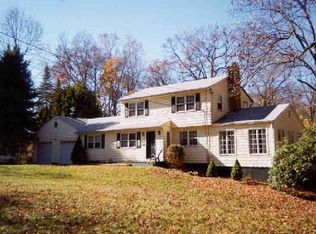 16 Mead Ridge Rd, Ridgefield, CT 06877
