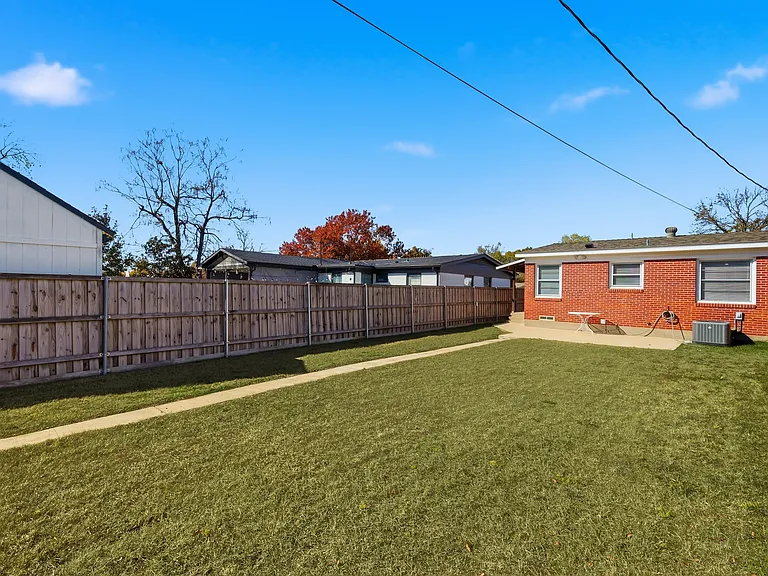 10830 Cotillion Dr — Photo 2