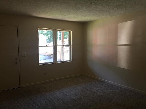 2nd image of 112 Robinwood Dr APT 33