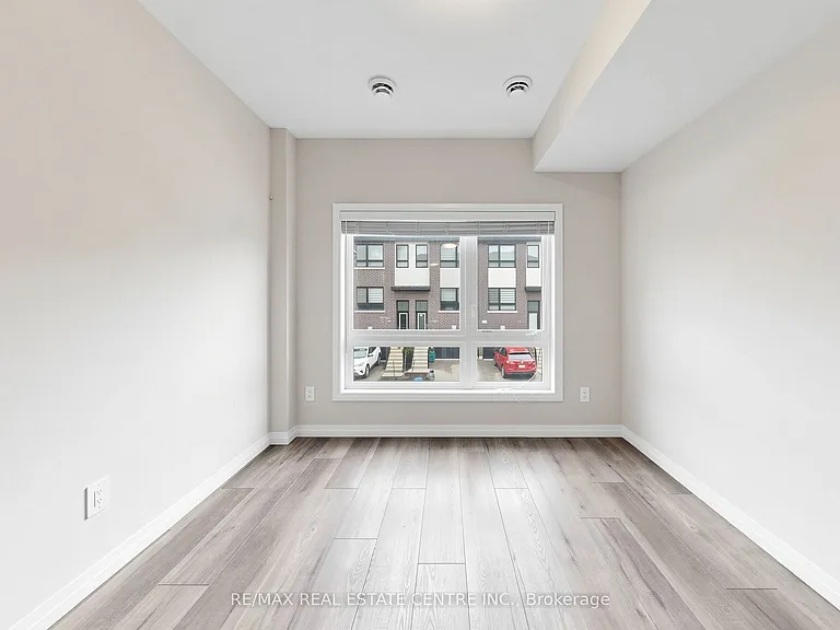 720 Grey St S #55 — Photo 6