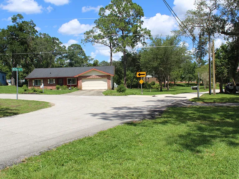 261 Ponce Ln — Photo 42