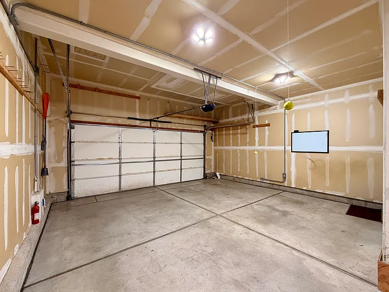 2760 Bridle Dr — Photo 42