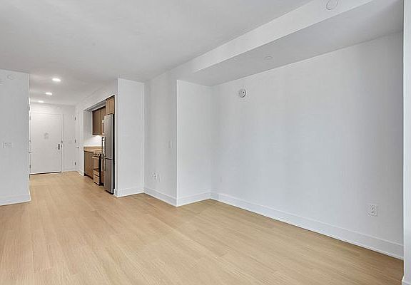 5th image of 662 Pacific St #18J