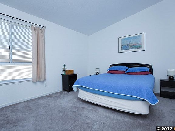 5th image of 278 Estabrook St