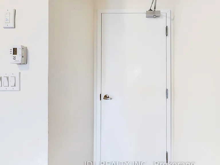 370 Red Maple Rd #112 — Photo 14