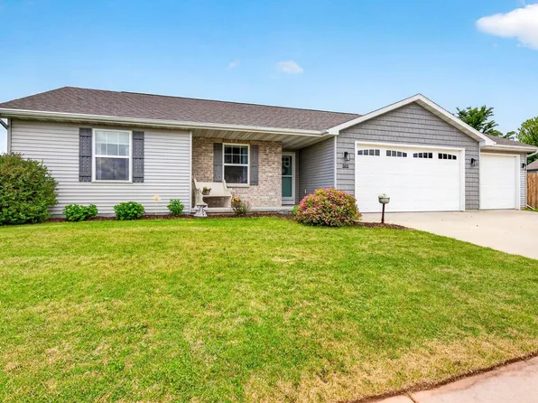 503 Rusch Dr, Combined Locks, WI 54113
