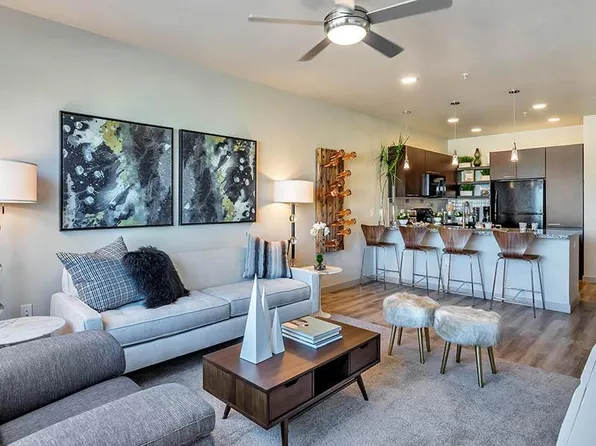 The Curve at Melrose