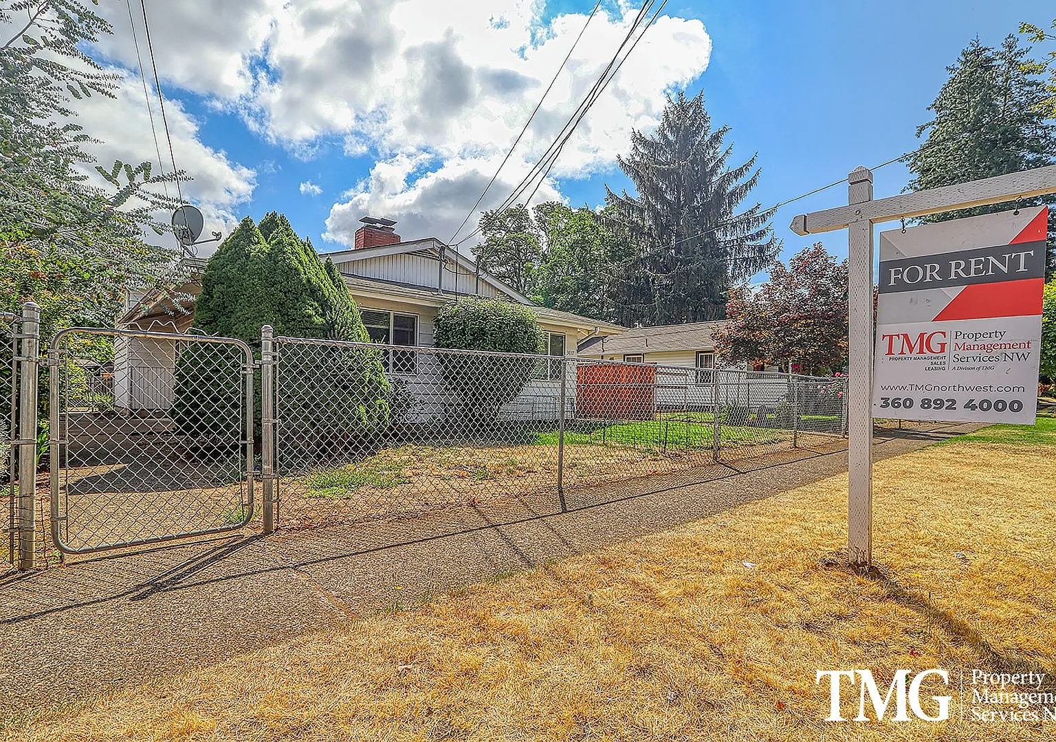 Great duplex downtown that also includes paid W/S/G and landscaping! — Photo 1