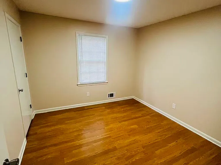 4060 Woodland Dr NW — Photo 11