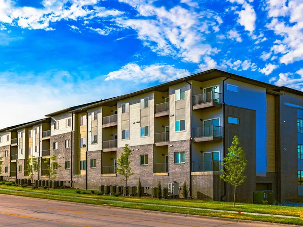 Bluestem Pointe, 11623 Emiline St #B221, La Vista, NE 68128