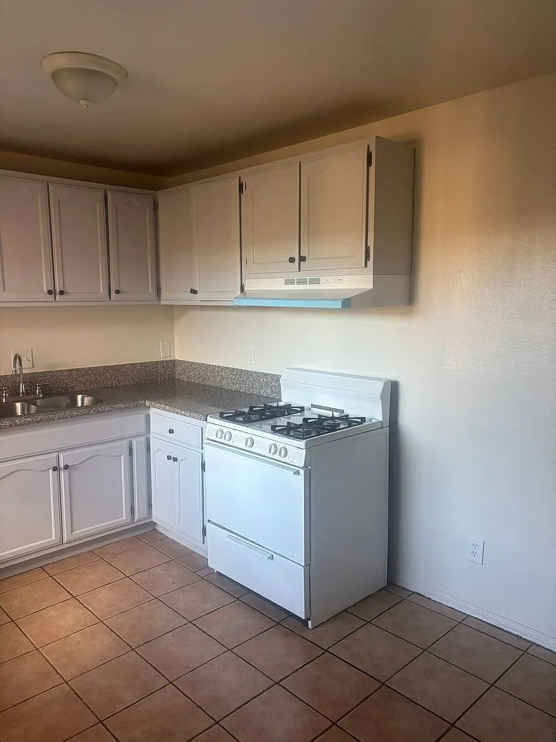 9416 S. Figueroa St. # 1-12 — Photo 1