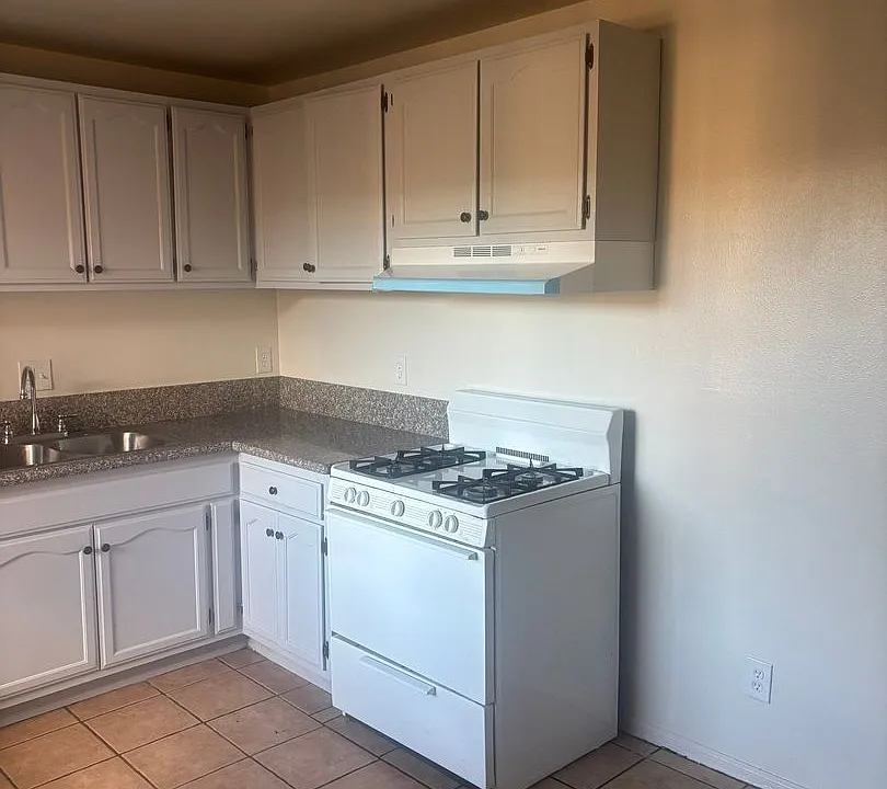 9416 S Figueroa St #1-12