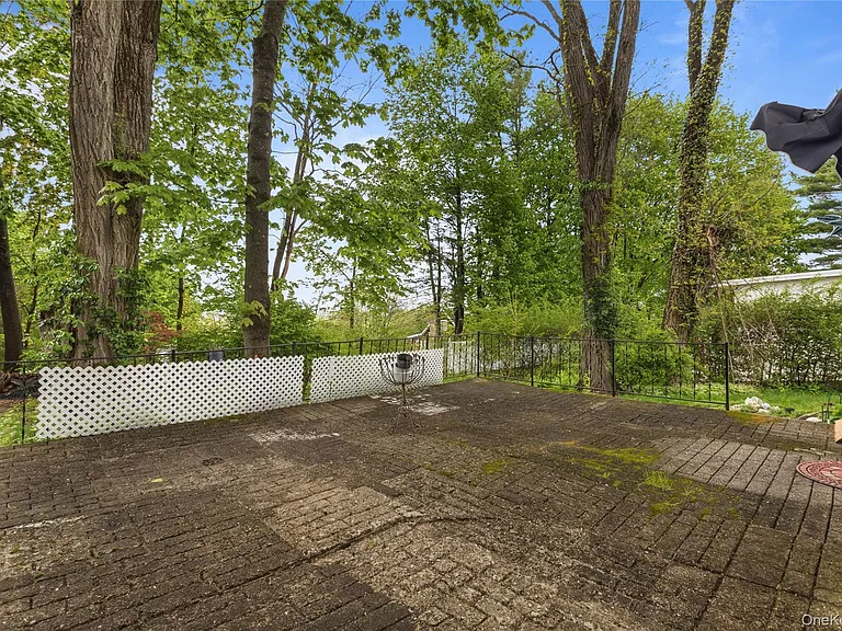 25 W Branch Rd — Photo 18