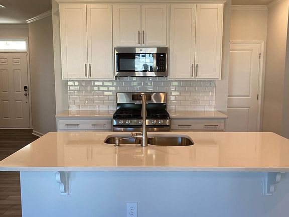 5th image of 2415 Chert Ln
