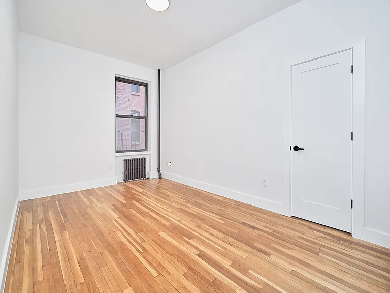 353 W 44th St #2D — Photo 1