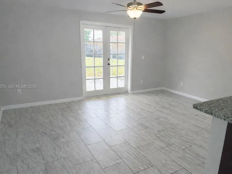 1104 E Jasmine Rd — Photo 7