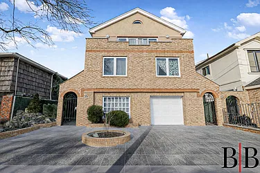 215 Arkansas Drive, #1