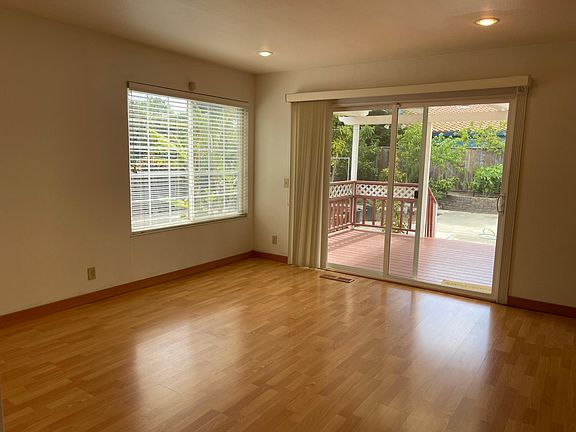 4th image of 69 Southgate Ct