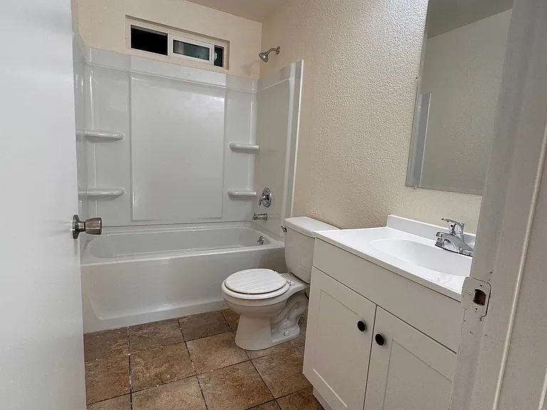 1400 Lambert Way #3 — Photo 10