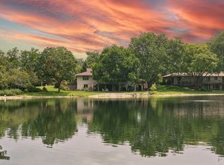 170 S Ela Rd, Barrington, IL 60010