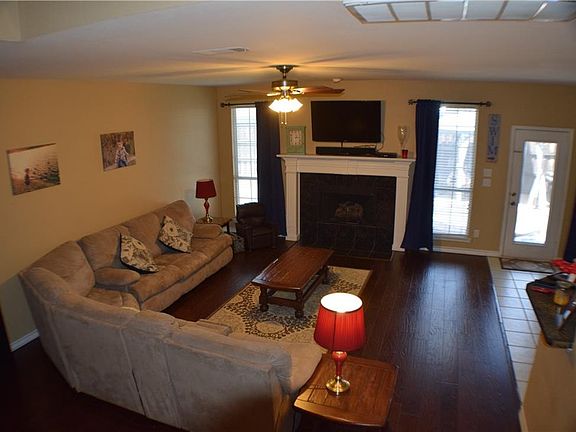 3rd image of 421 Preston Oaks Dr