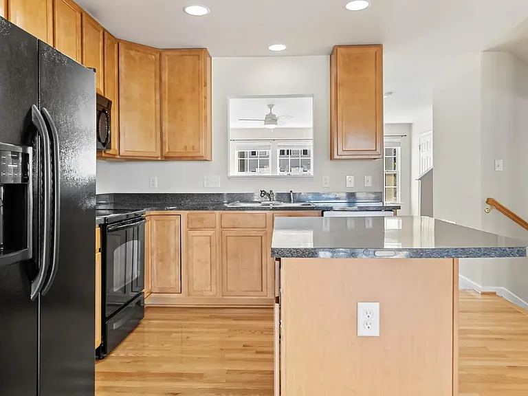 Kitchen Pic 2