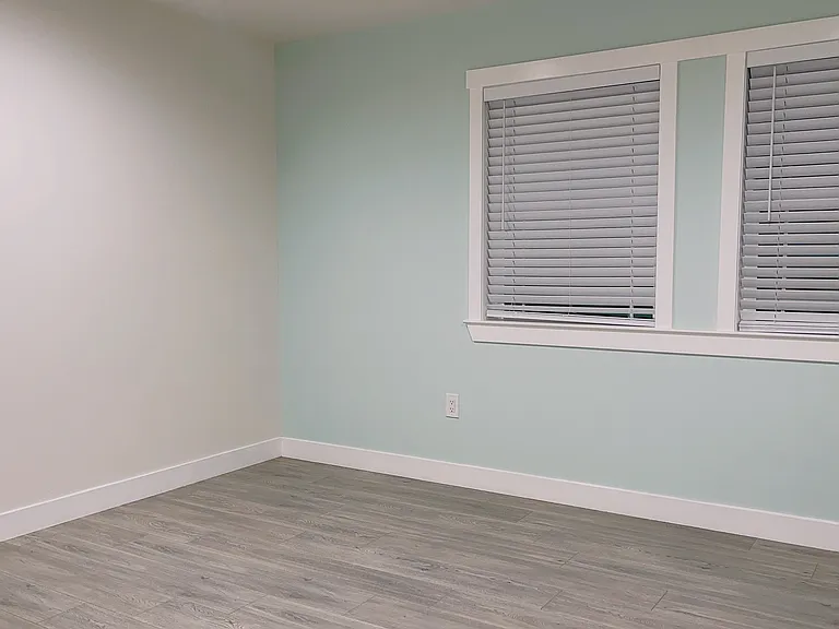 716 Gladys Ave — Photo 5