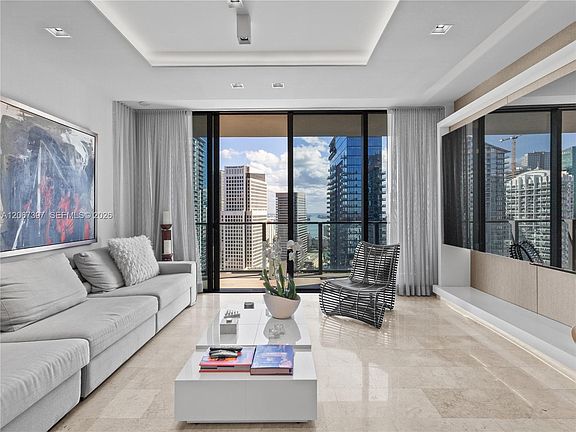 4th image of 88 SW 7th St APT 3007