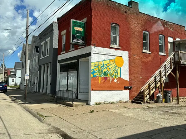 2418 Central Ave, 2418 Central Ave #2, Dubuque, IA 52001