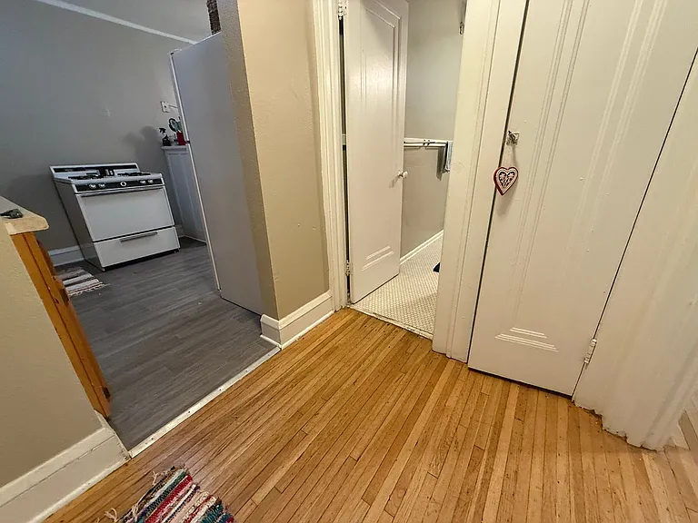 935 Goodrich Ave — Photo 6