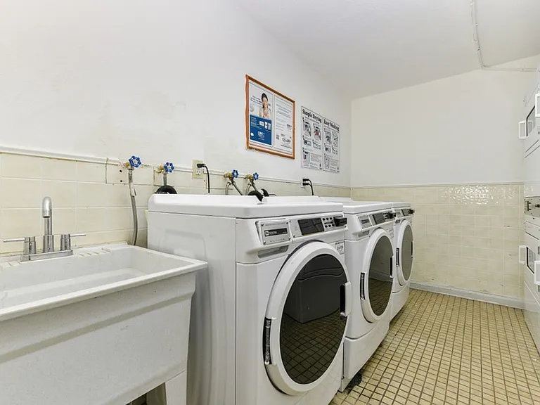 900 Governors Dr #3 — Photo 9